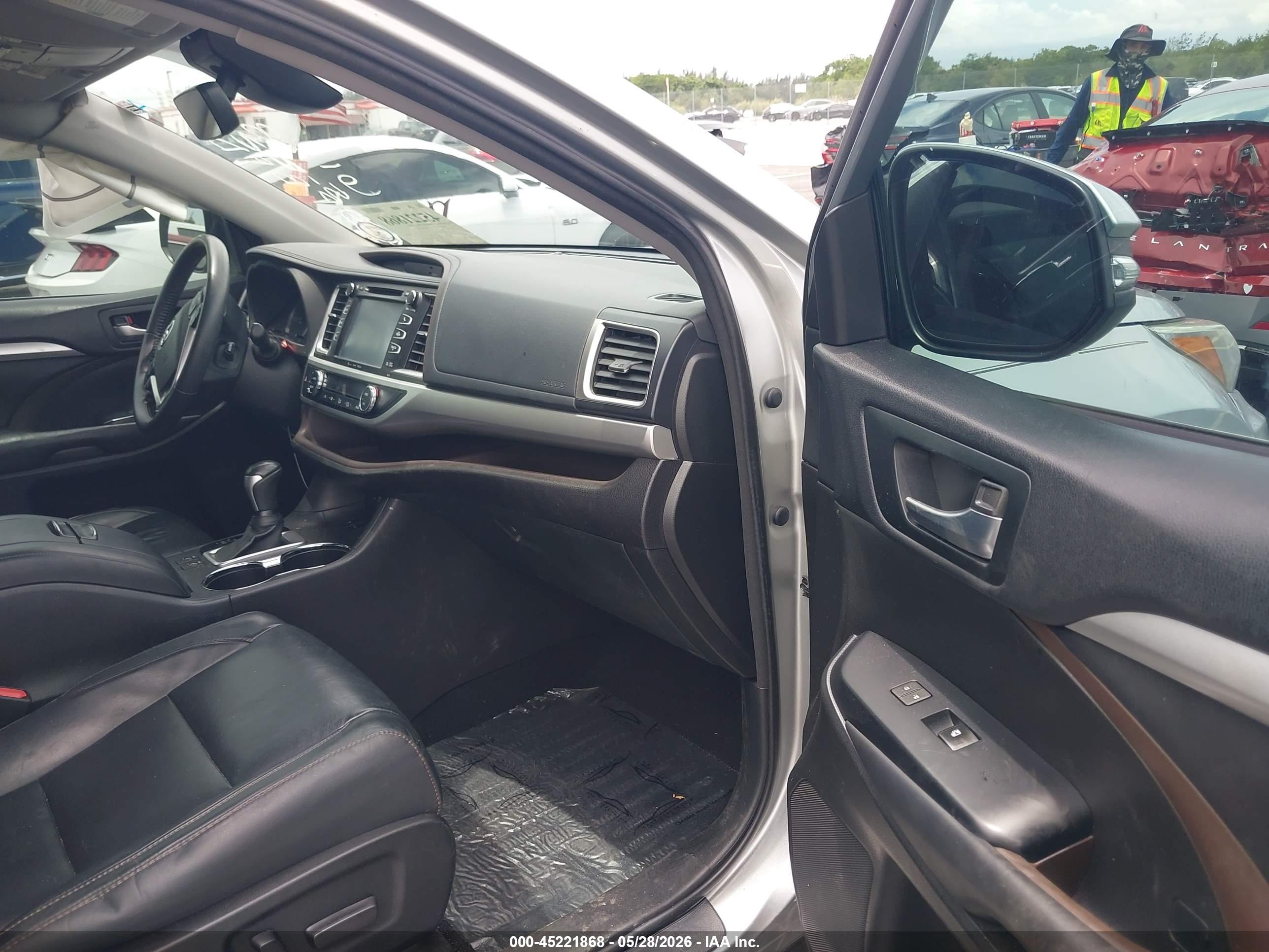 2018 TOYOTA HIGHLANDER XLE