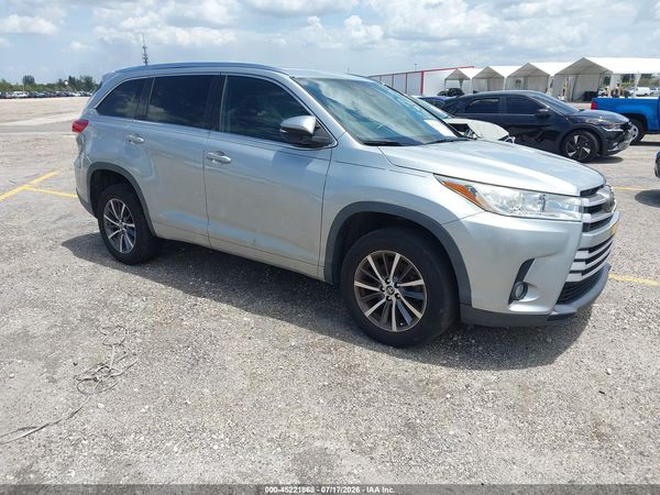 2018 TOYOTA HIGHLANDER XLE