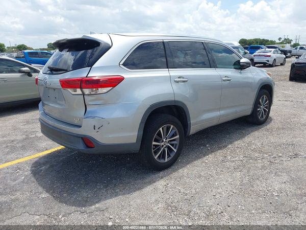 2018 TOYOTA HIGHLANDER XLE