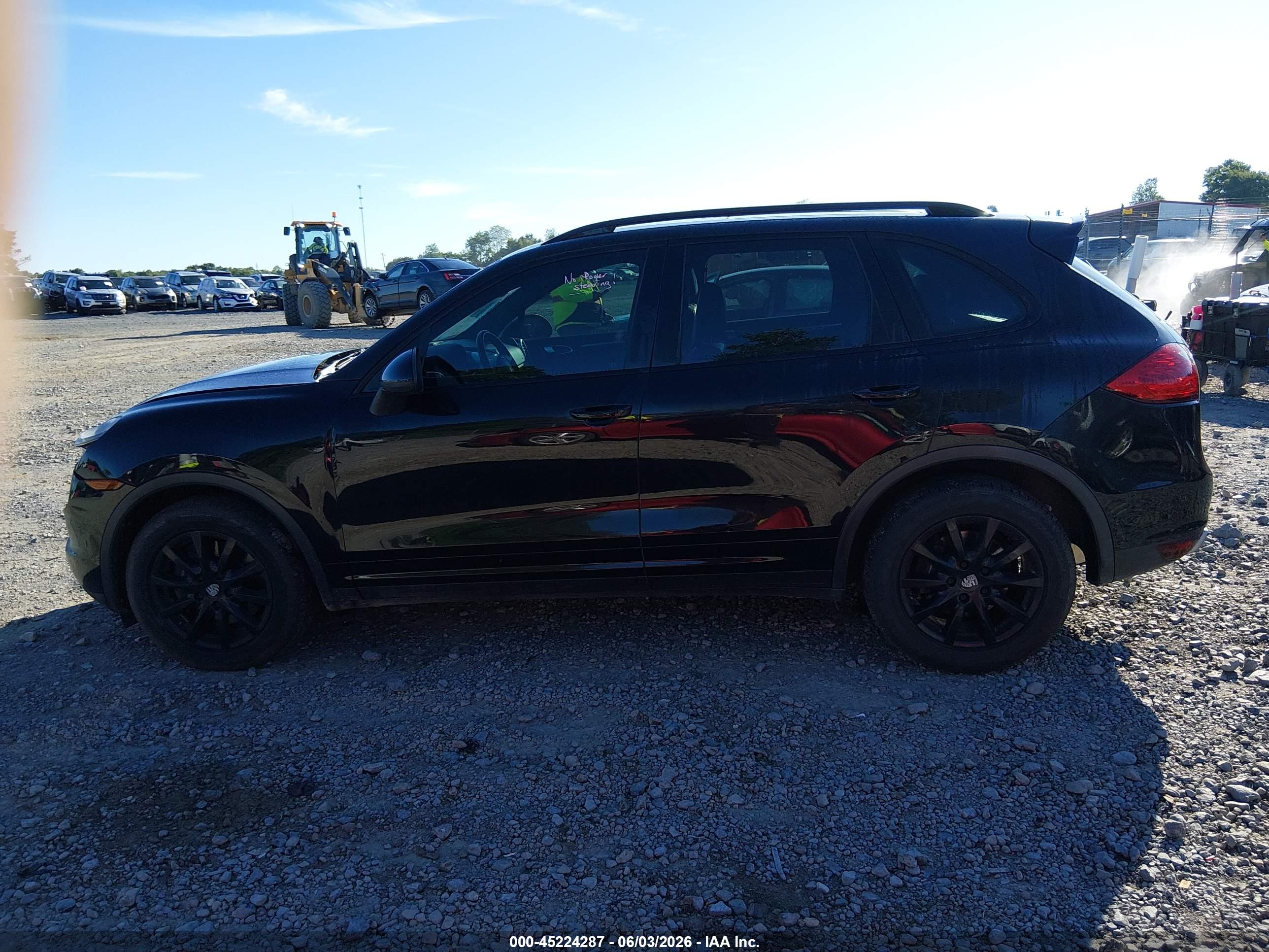 2012 PORSCHE CAYENNE