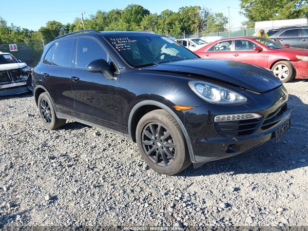 2012 PORSCHE CAYENNE