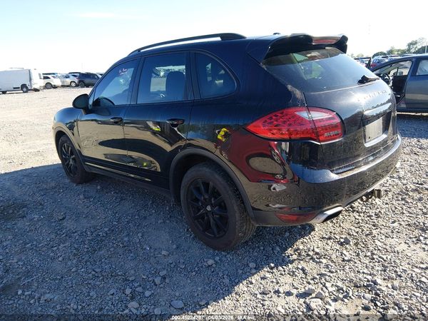 2012 PORSCHE CAYENNE