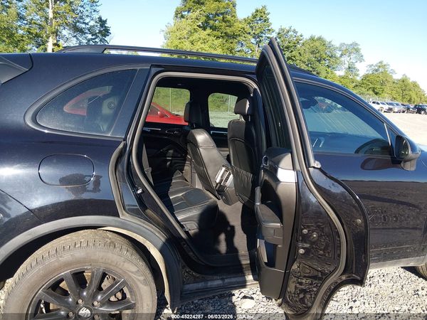 2012 PORSCHE CAYENNE