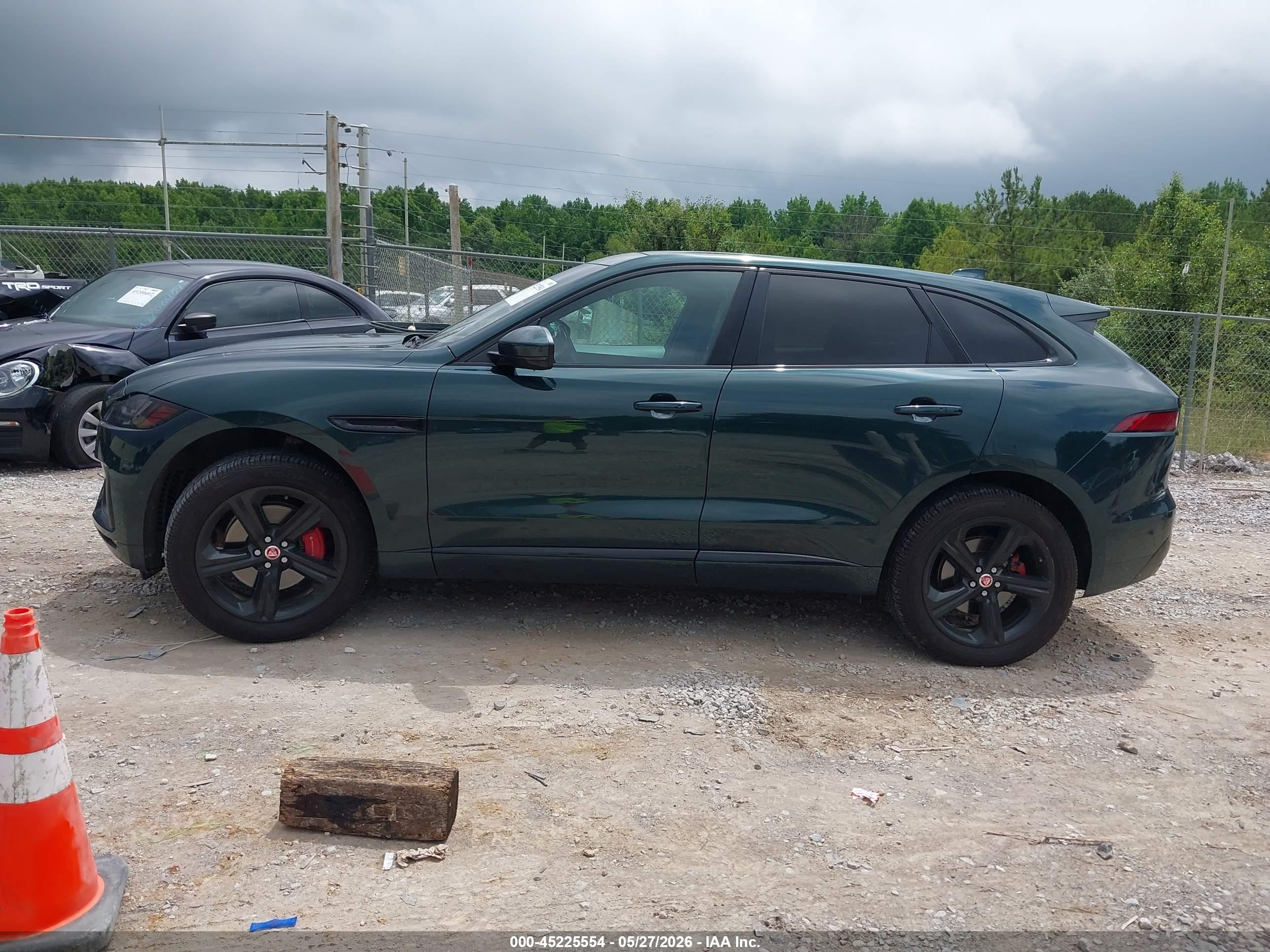2017 JAGUAR F-PACE S
