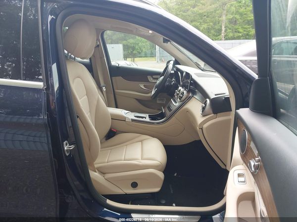 2022 MERCEDES-BENZ GLC 300 4MATIC SUV