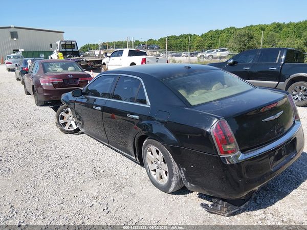 2013 CHRYSLER 300 MOTOWN — I3