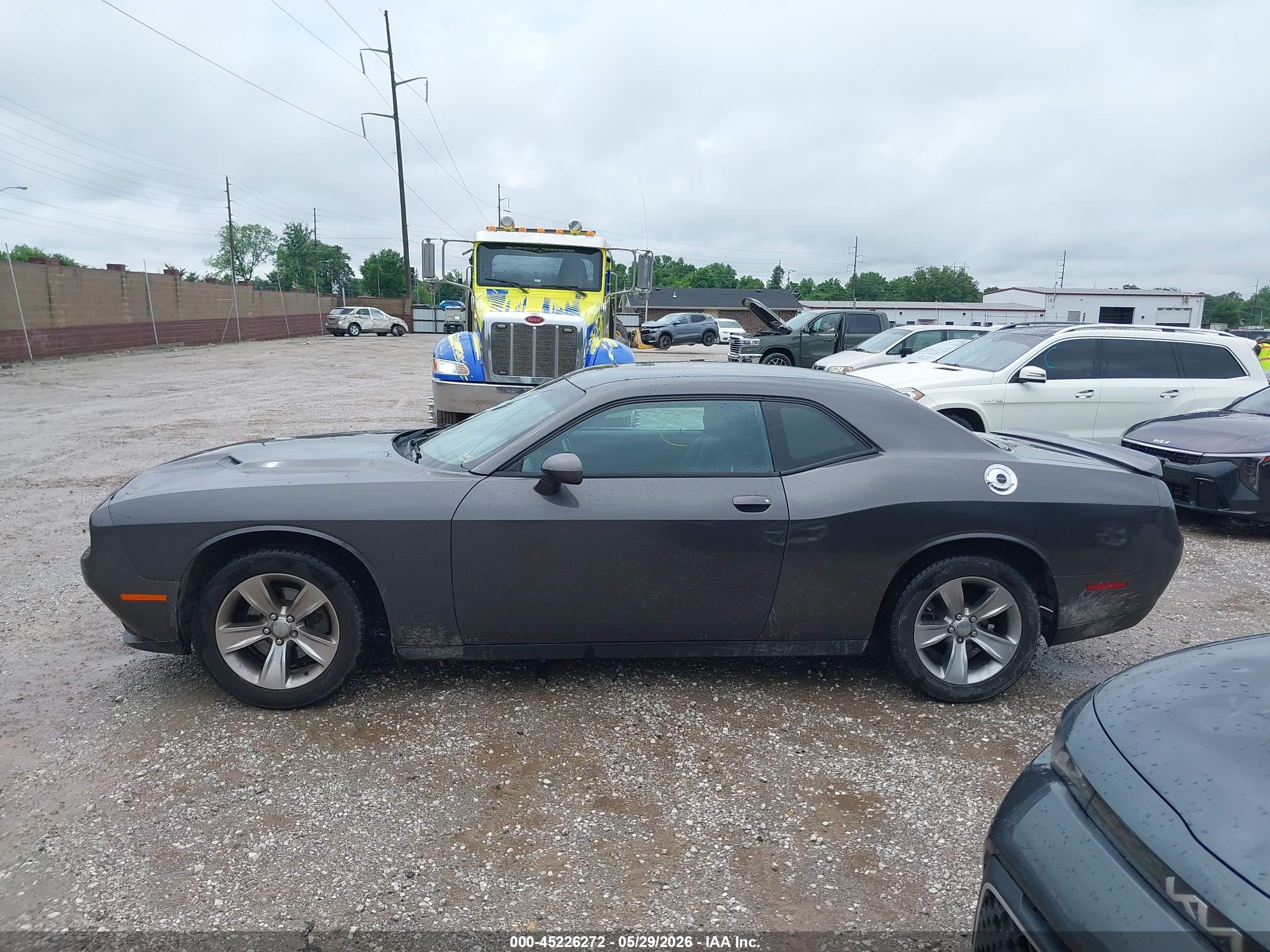 2016 DODGE CHALLENGER SXT
