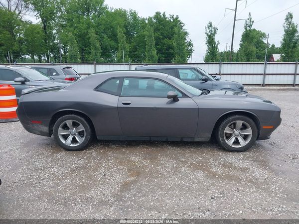 2016 DODGE CHALLENGER SXT