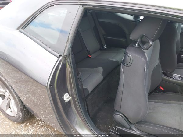 2016 DODGE CHALLENGER SXT