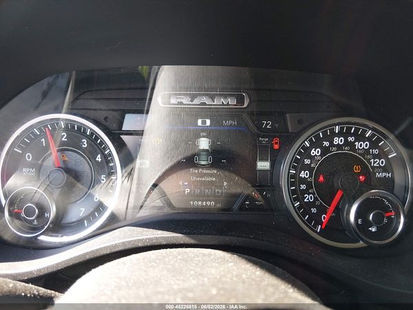 2019 RAM 1500 LARAMIE  4X4 6'4 BOX