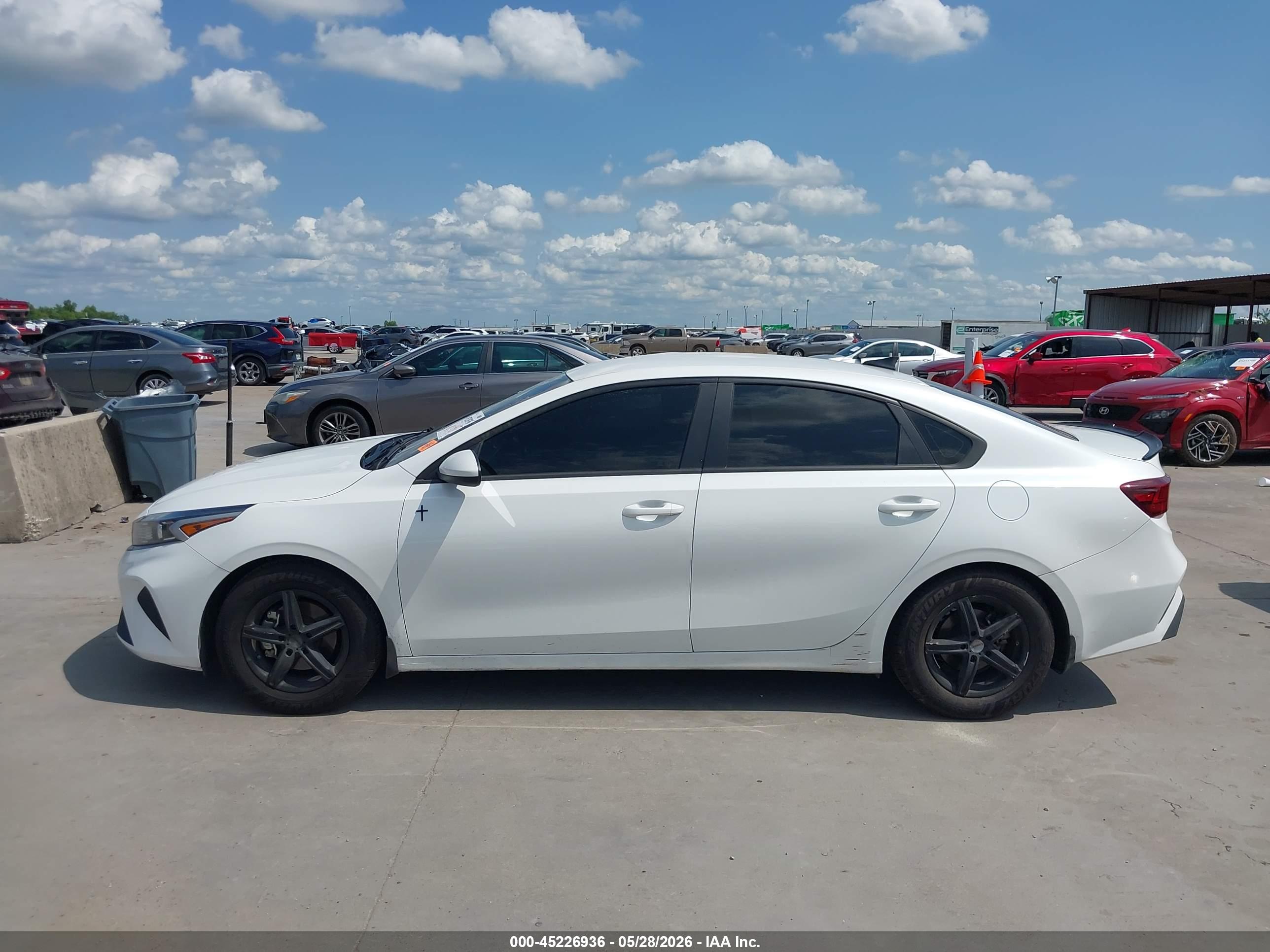 2023 KIA FORTE LXS