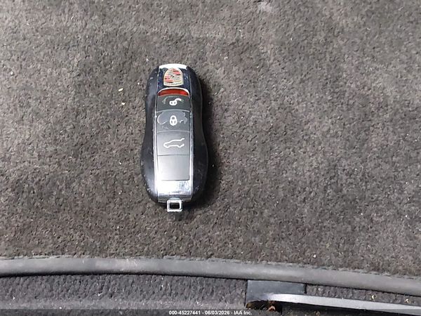 2013 PORSCHE CAYENNE