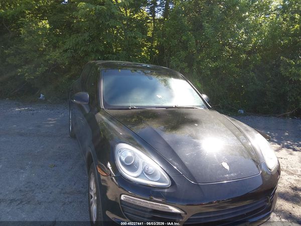 2013 PORSCHE CAYENNE