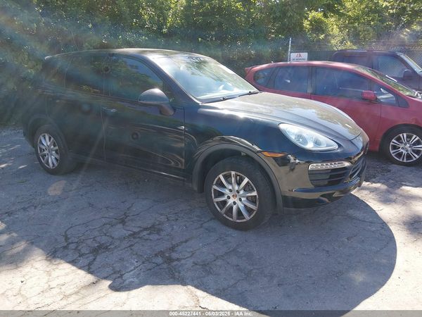2013 PORSCHE CAYENNE