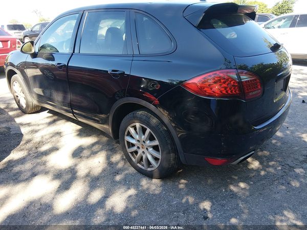 2013 PORSCHE CAYENNE