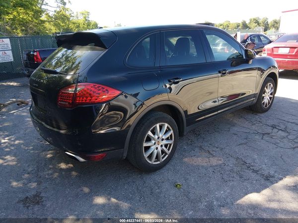 2013 PORSCHE CAYENNE