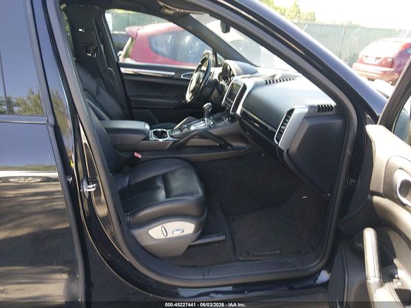 2013 PORSCHE CAYENNE