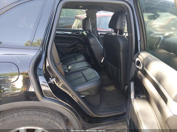 2013 PORSCHE CAYENNE