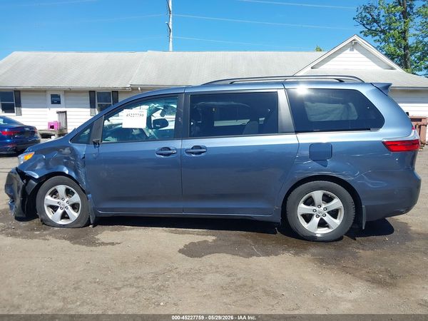 2017 TOYOTA SIENNA LE 8 PASSENGER