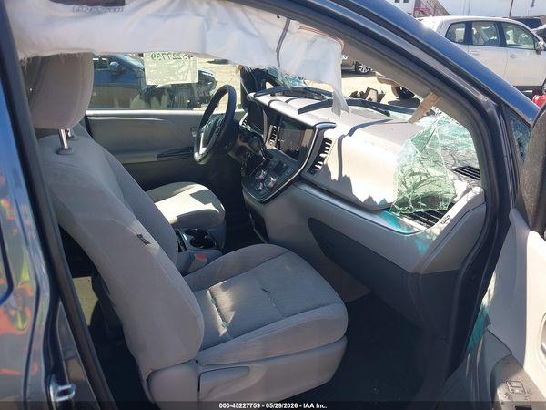 2017 TOYOTA SIENNA LE 8 PASSENGER
