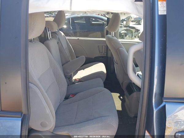 2017 TOYOTA SIENNA LE 8 PASSENGER