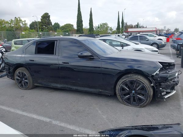 2025 BMW 740I