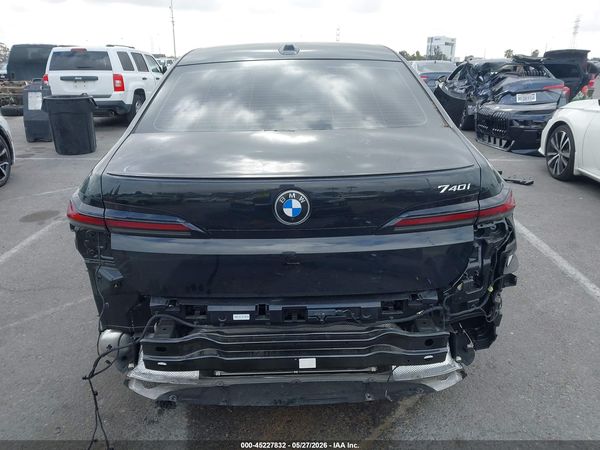 2025 BMW 740I