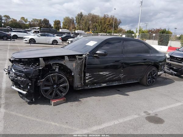 2025 BMW 740I