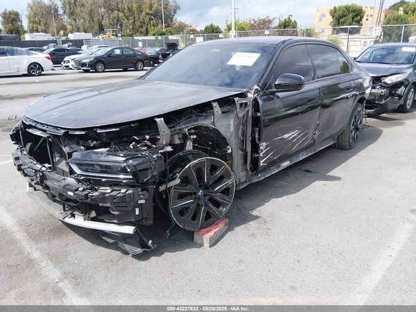 2025 BMW 740I