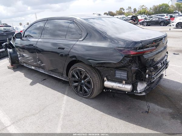 2025 BMW 740I
