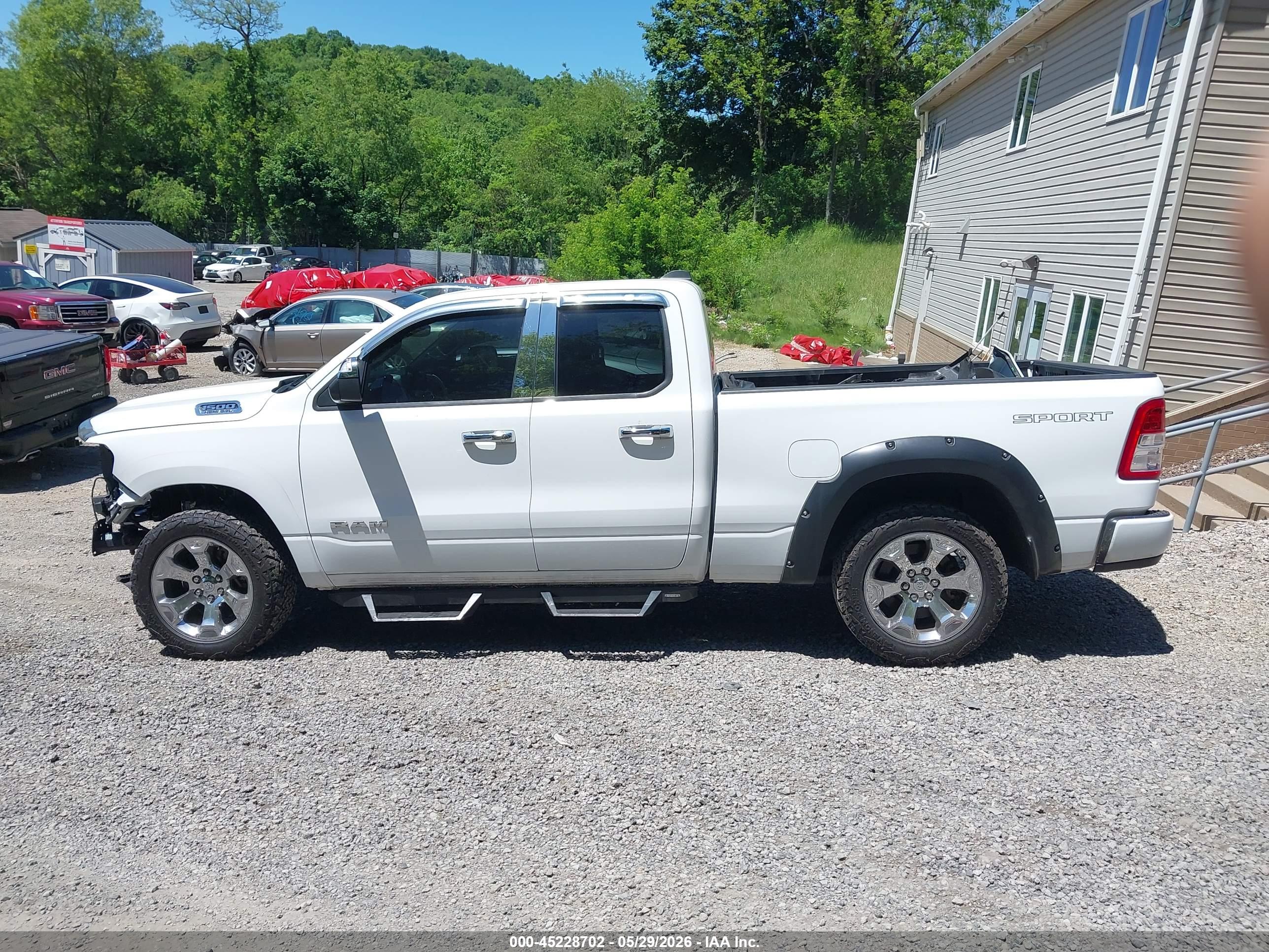2021 RAM 1500 BIG HORN  4X4 6'4 BOX