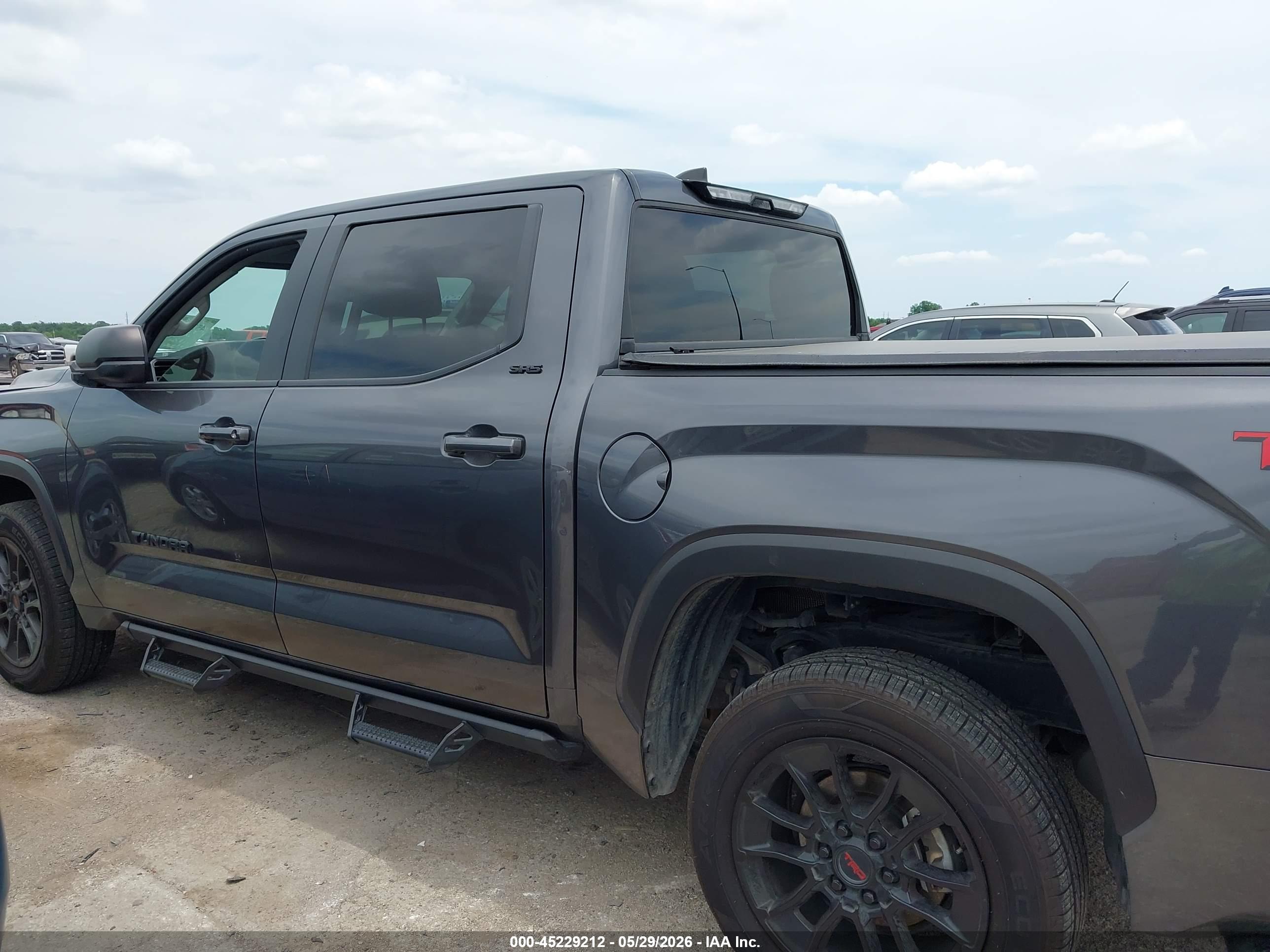 2024 TOYOTA TUNDRA SR5