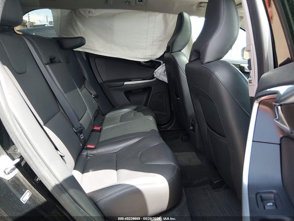 2016 VOLVO XC60 T5 PREMIER