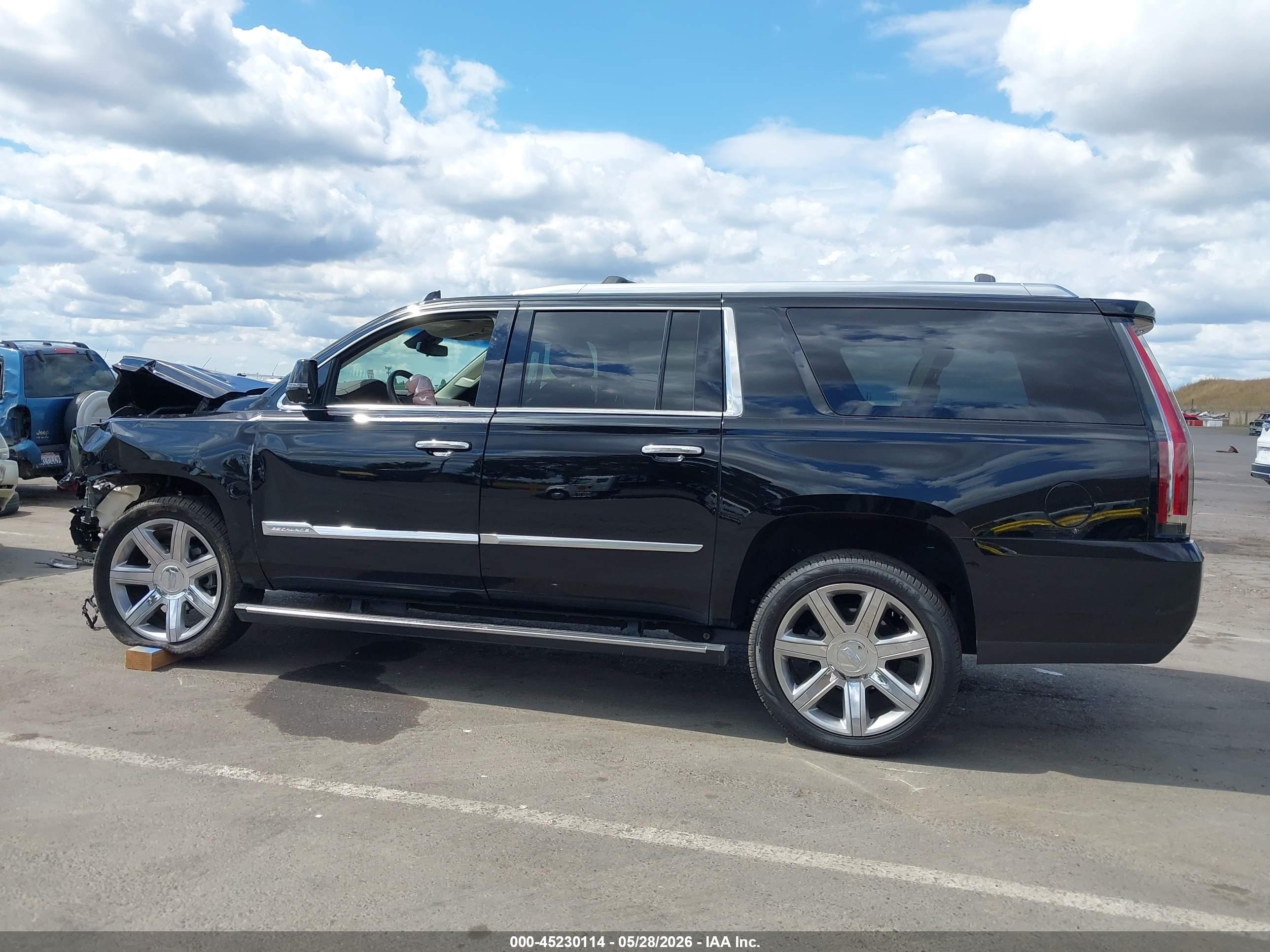 2017 CADILLAC ESCALADE ESV PREMIUM LUXURY