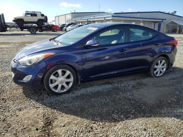 2013 HYUNDAI ELANTRA
