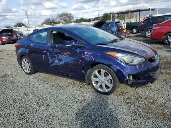 2013 HYUNDAI ELANTRA