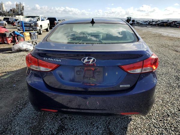 2013 HYUNDAI ELANTRA