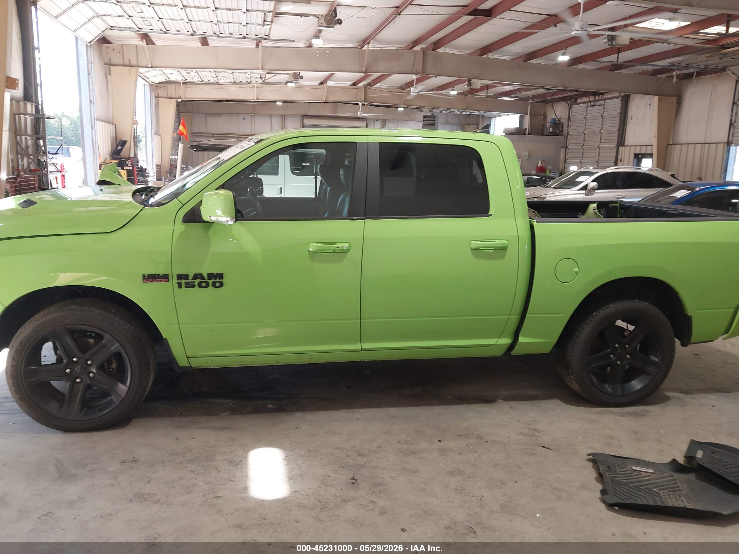 2017 RAM 1500 SPORT  4X2 5'7 BOX