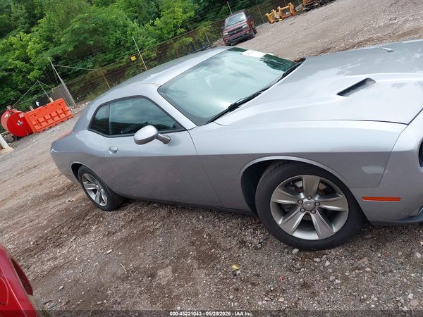 2017 DODGE CHALLENGER SXT