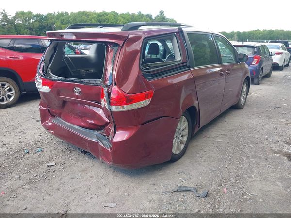 2013 TOYOTA SIENNA XLE/LIMITED