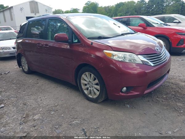 2013 TOYOTA SIENNA XLE/LIMITED