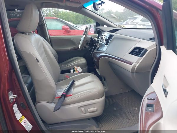2013 TOYOTA SIENNA XLE/LIMITED
