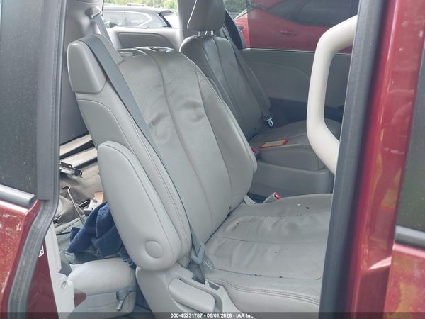 2013 TOYOTA SIENNA XLE/LIMITED