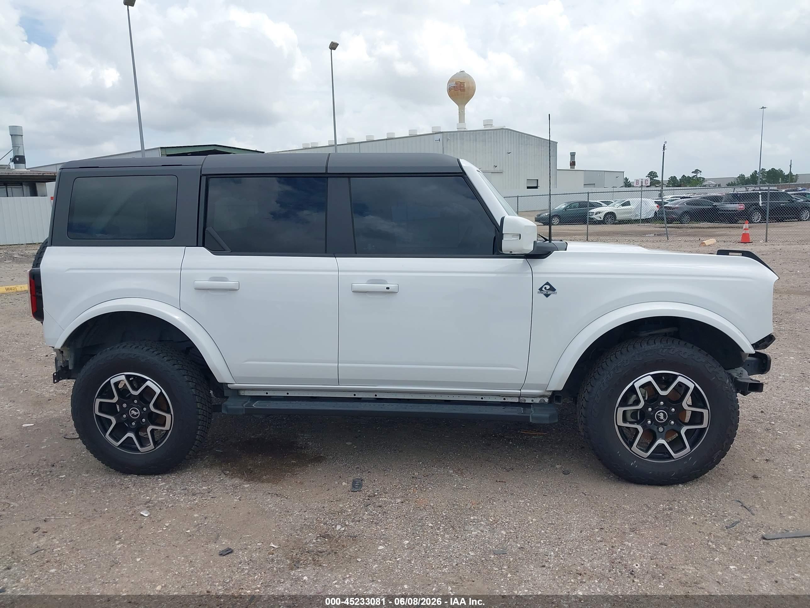 2023 FORD BRONCO OUTER BANKS