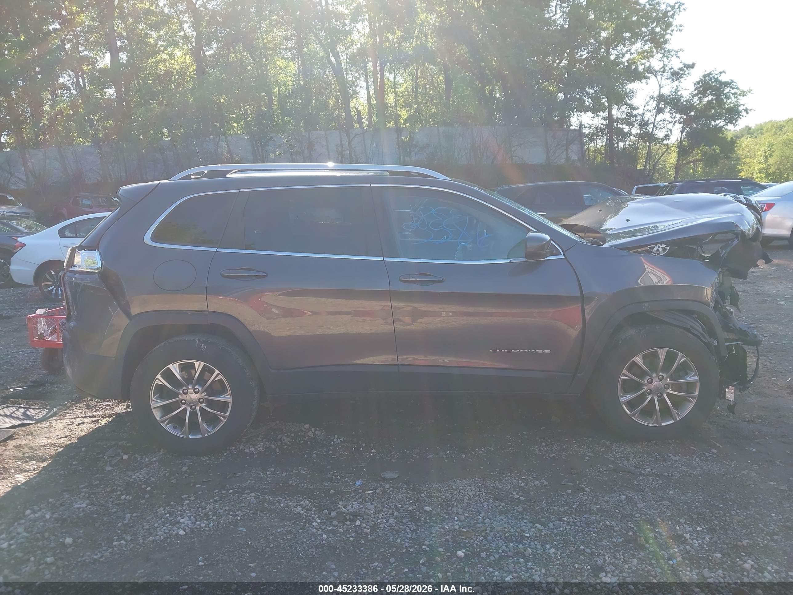 2019 JEEP CHEROKEE LATITUDE PLUS 4X4