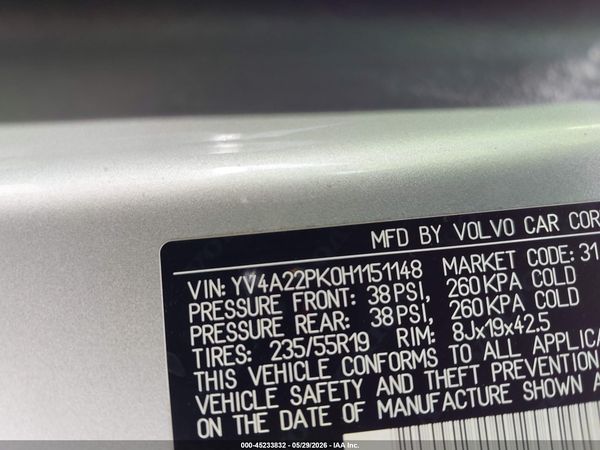 2017 VOLVO XC90 T6 MOMENTUM