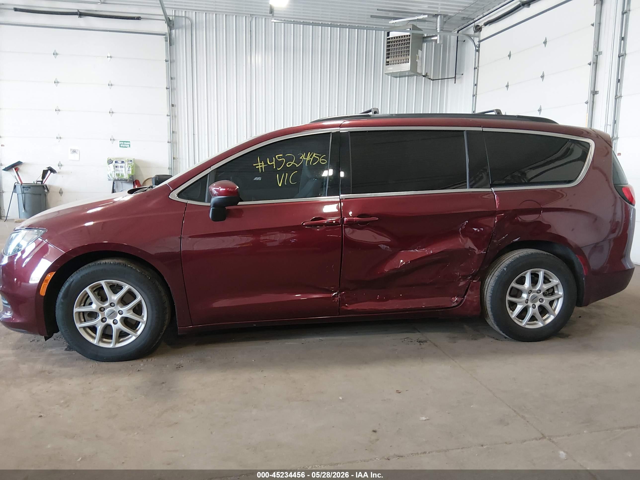 2021 CHRYSLER VOYAGER LXI
