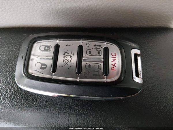 2021 CHRYSLER VOYAGER LXI