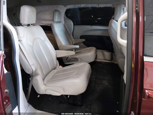 2021 CHRYSLER VOYAGER LXI
