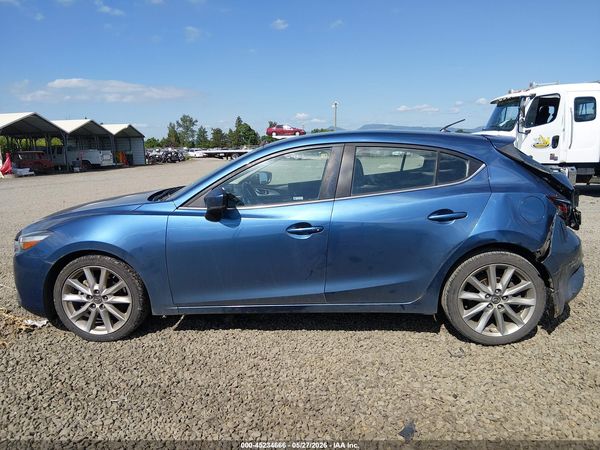 2017 MAZDA MAZDA3 TOURING